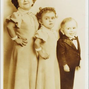 Sideshow Midget Family, Three Del Rios of Spain